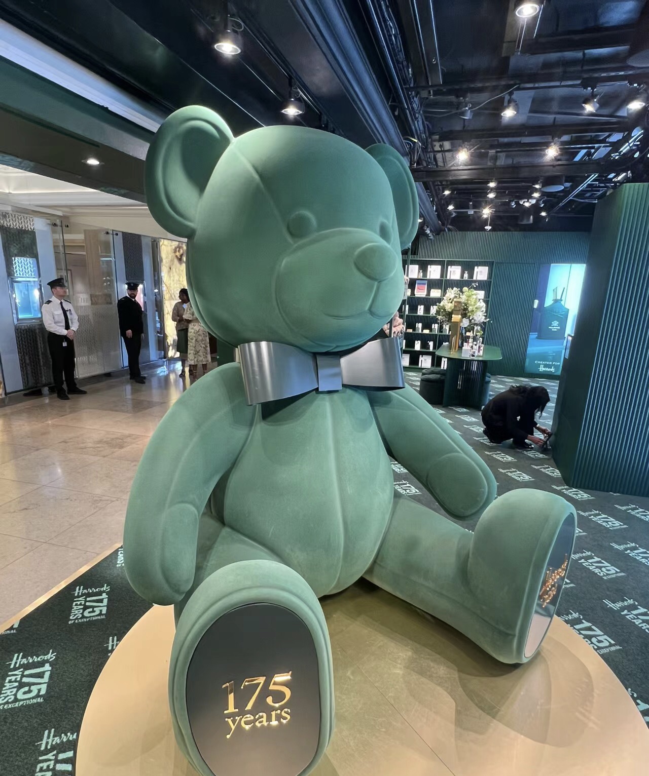 想认识一些人  看到可以私信我吗-英区墙